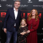 Параскева Джукелова със семейството си